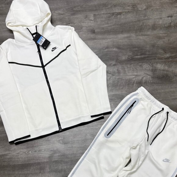nike Other - Nike tech white size medium